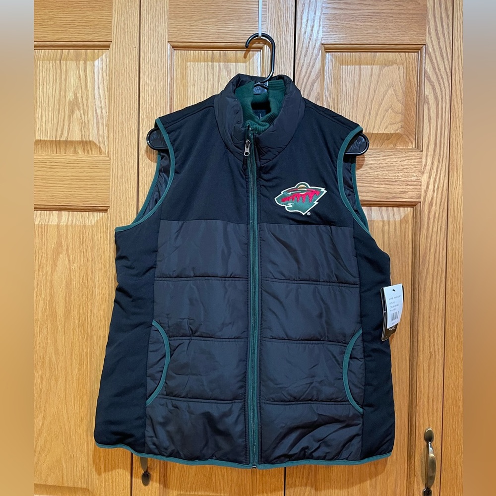 Women’s Minnesota Wild Puffer Vest By NHL 4 Her. Size XL. Brand New With Tags.